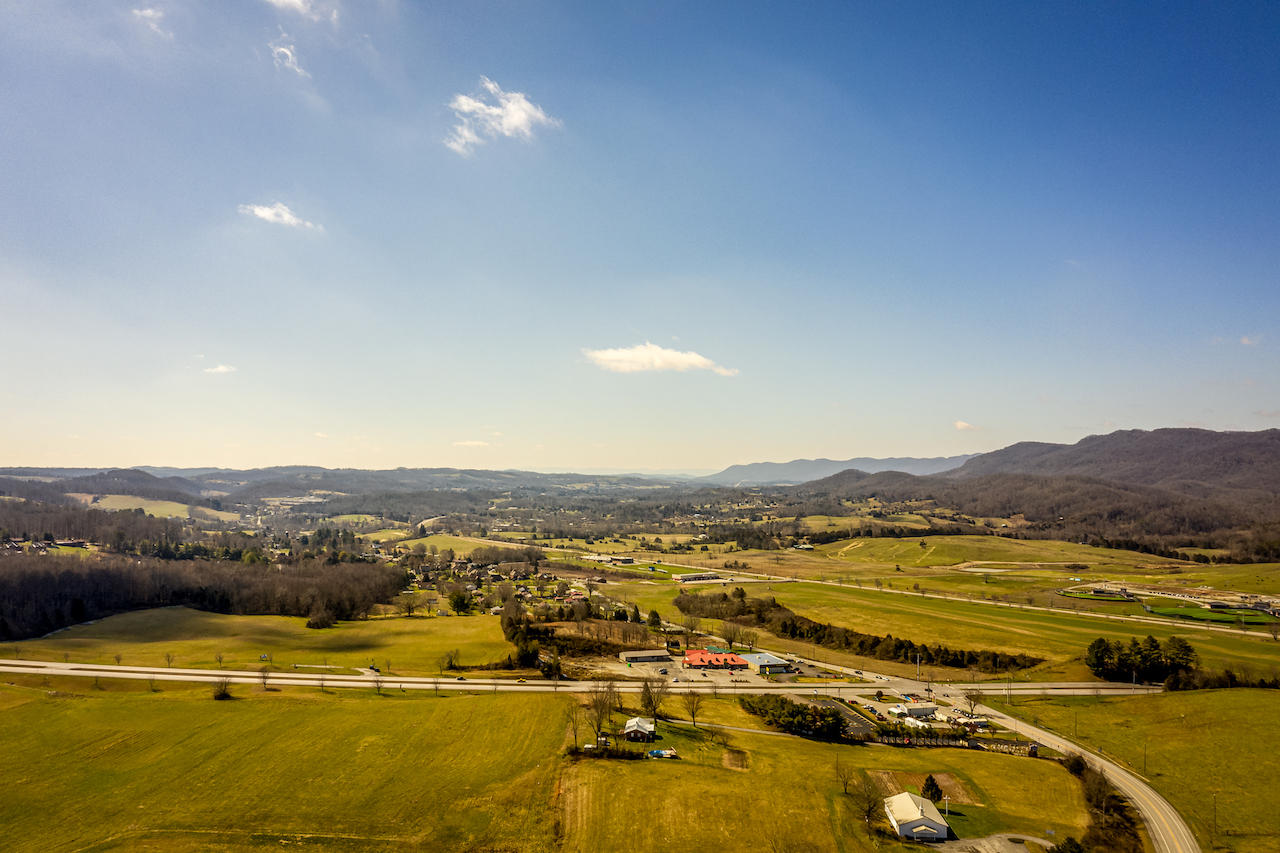 288 Forge Ridge Road Harrogate, TN 37752 - Photo 14 of 27 DJI_0003-HDR-Edit