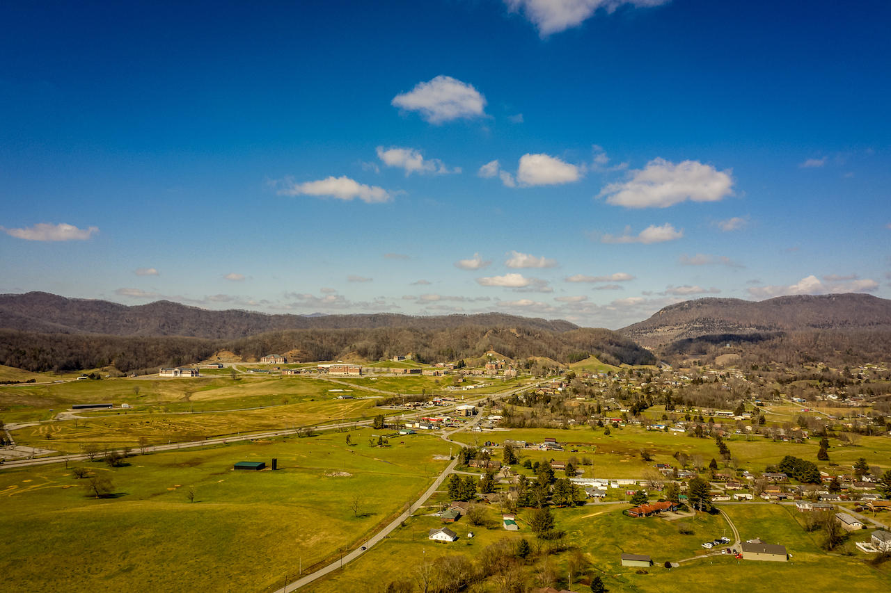 288 Forge Ridge Road Harrogate, TN 37752 - Photo 23 of 27 DJI_0977-HDR-Edit