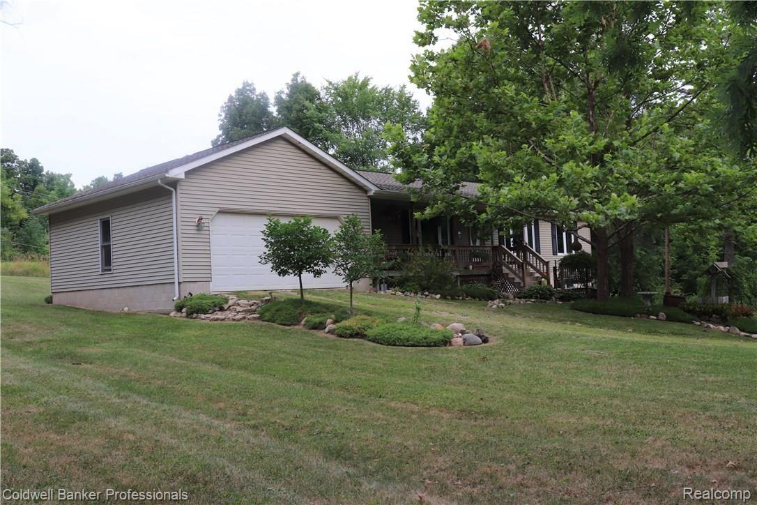 2029 Gray Road Lapeer, MI 48446 - Photo 4 of 33 IMG_0196.JPG