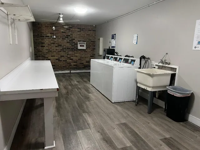 $169,900 | 1931 Prairie Square, Unit 330, Schaumburg, IL 60173