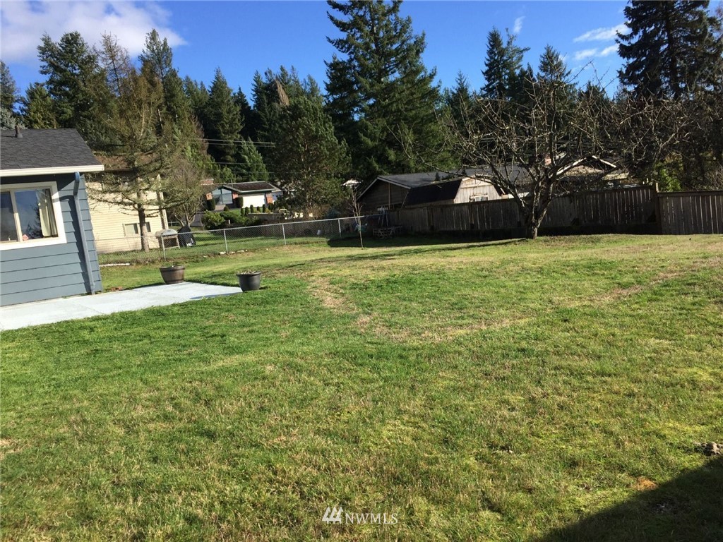 1633 Northeast Riddell Road Bremerton, WA 98310 - Photo 2 of 14 Gallery Image 2