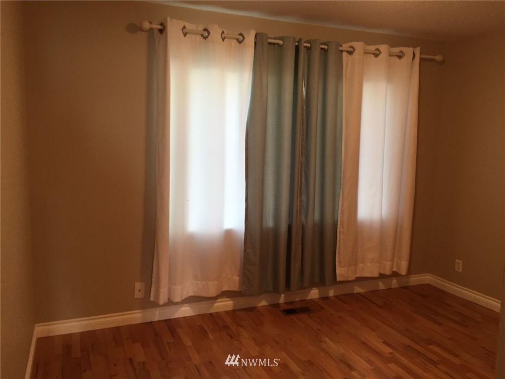 1633 Northeast Riddell Road Bremerton, WA 98310 - Photo 11 of 14 Gallery Image 11