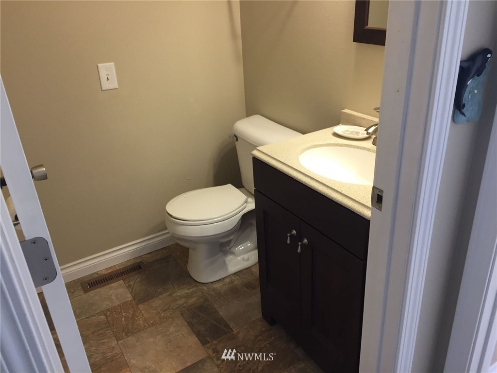 1633 Northeast Riddell Road Bremerton, WA 98310 - Photo 14 of 14 Gallery Image 14