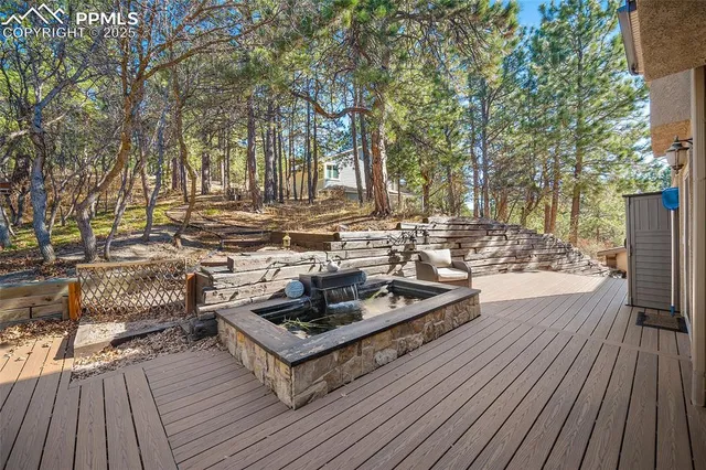 a view of a house with a outdoor space