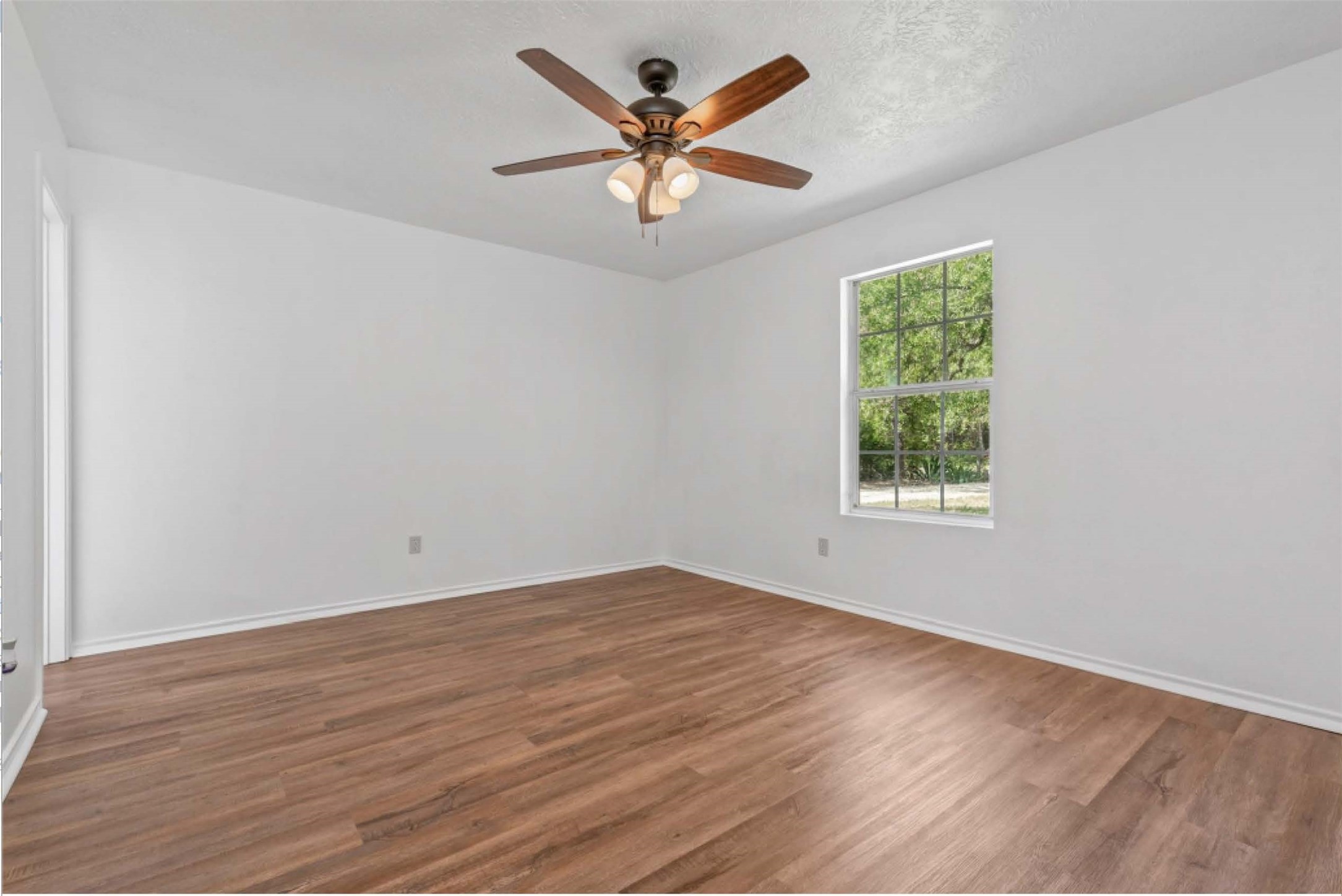 17519 Country Lane Waller, TX 77484 - Photo 7 of 18 Primary Great Bedroom...