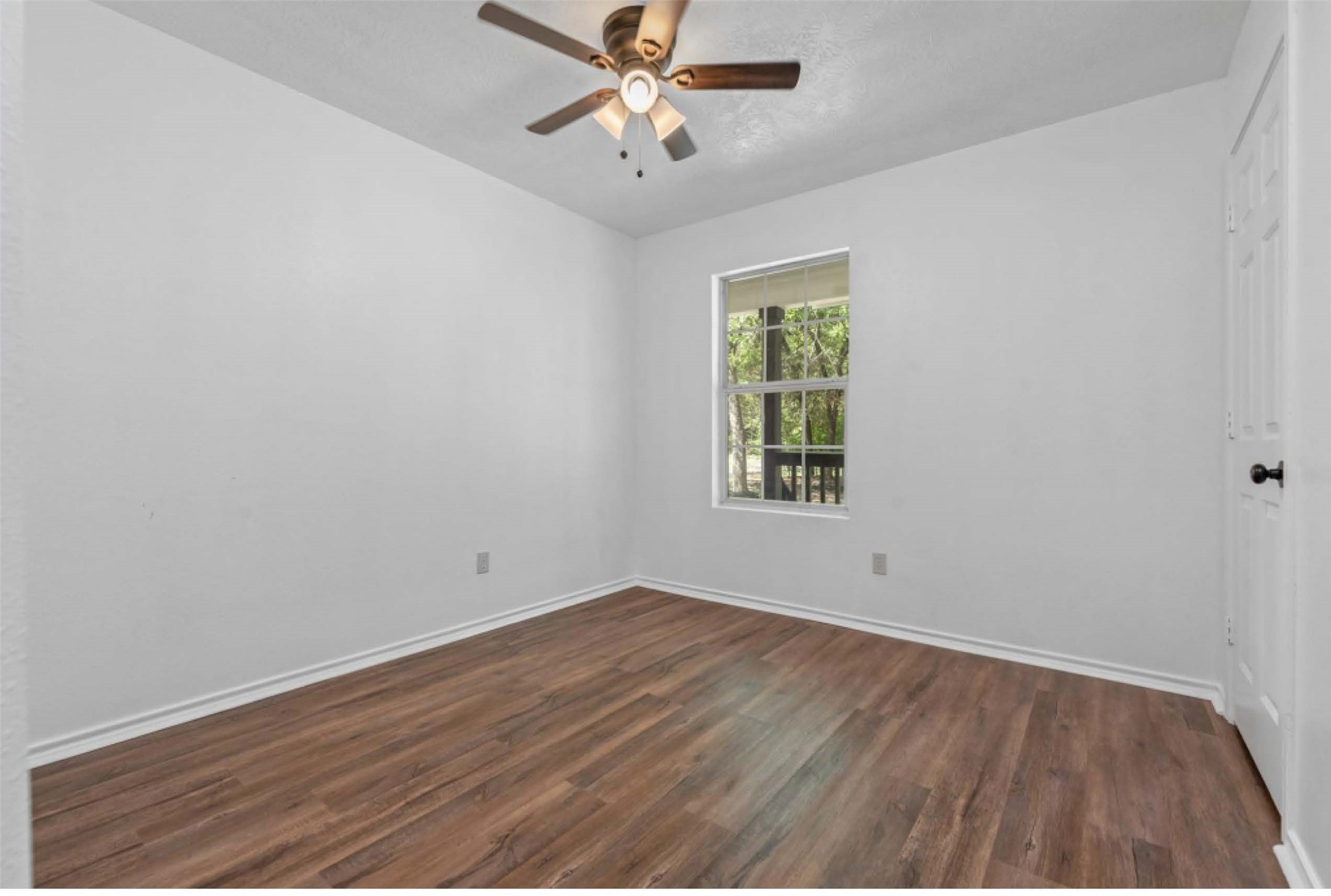 17519 Country Lane Waller, TX 77484 - Photo 10 of 18 One of four very comfortable bedrooms