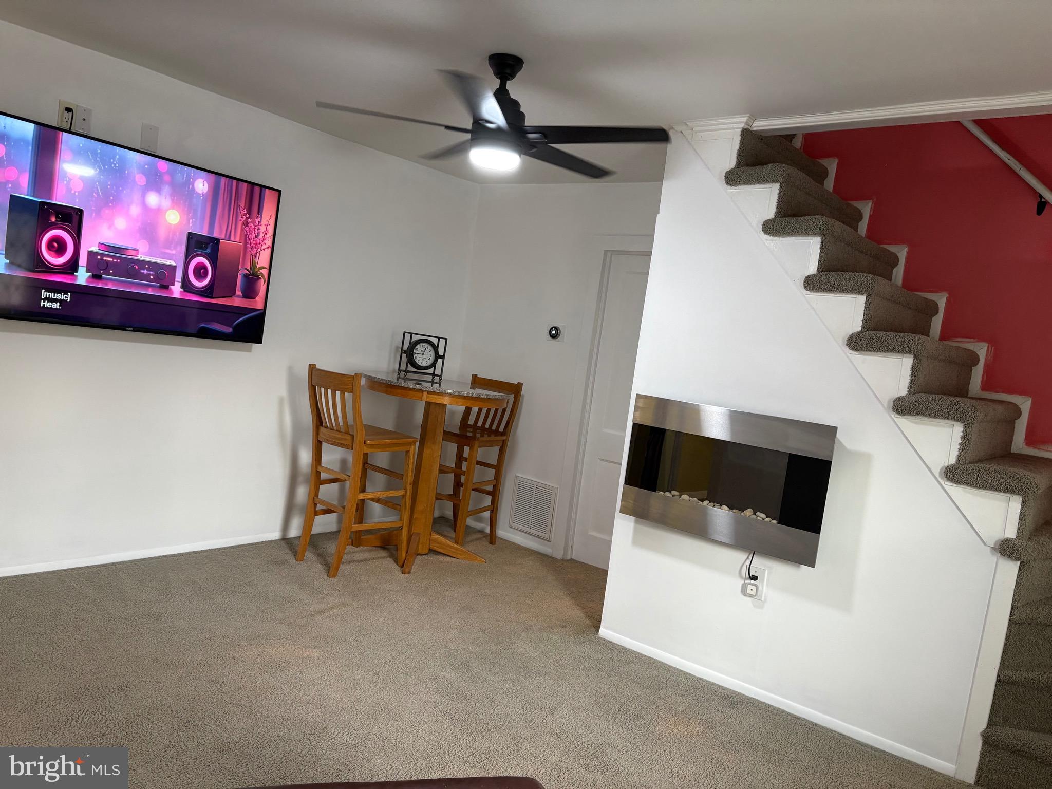 417 Main Street Juliustown, NJ 08022 - Photo 4 of 20 living room