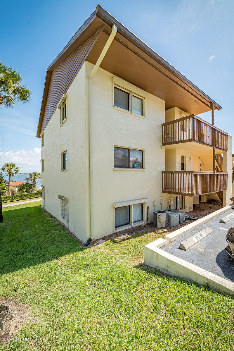 3321 Kirkland Road Northeast Palm Bay, FL 32905 - Photo 33 of 44 JCP_3338-HDR