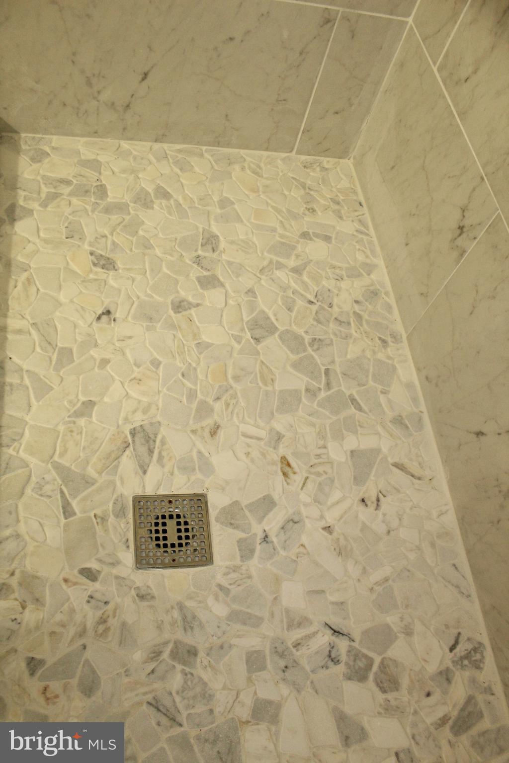1723 Leslie Road Baltimore, MD 21222 - Photo 13 of 23 Beautiful tile work - pebblestone!