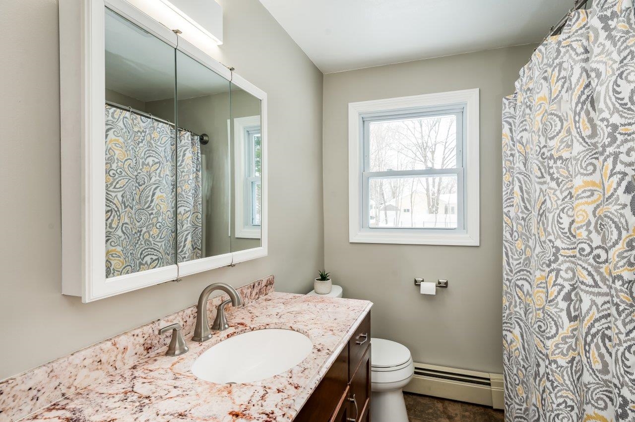 139 Michigan Avenue Manchester, NH 03104 - Photo 17 of 48