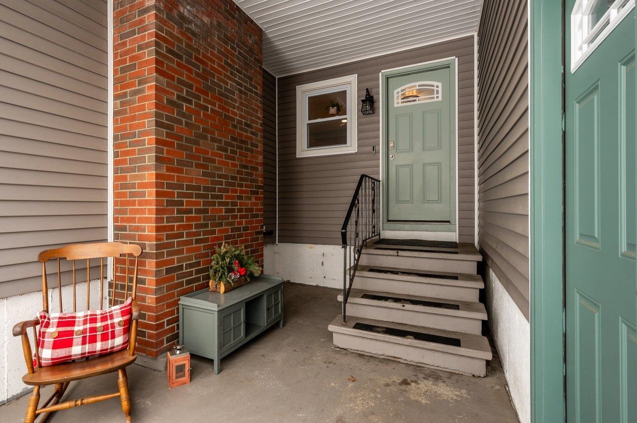 139 Michigan Avenue Manchester, NH 03104 - Photo 3 of 48