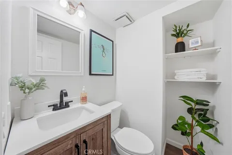$1,339,000 | 1456 Manhattan Beach Boulevard, Unit C, Manhattan Beach, CA 90266