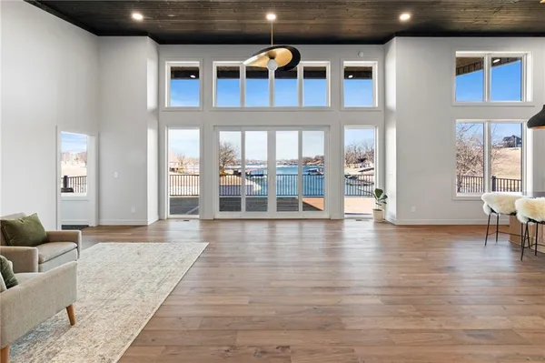 $1,099,000 | 778 Lake Viking Terrace, Altamont, MO 64620