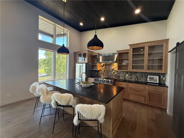 $1,099,000 | 778 Lake Viking Terrace, Altamont, MO 64620