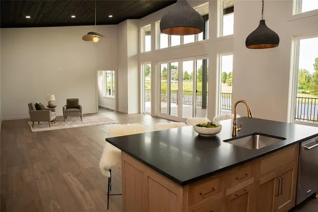 $1,099,000 | 778 Lake Viking Terrace, Altamont, MO 64620