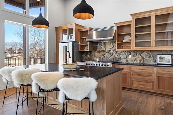 $1,099,000 | 778 Lake Viking Terrace, Altamont, MO 64620