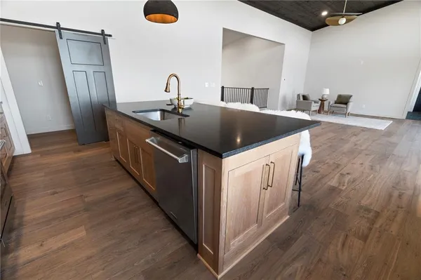 $1,099,000 | 778 Lake Viking Terrace, Altamont, MO 64620