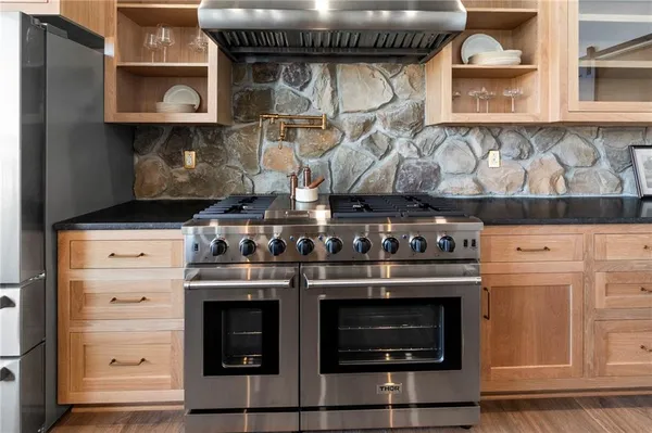 $1,099,000 | 778 Lake Viking Terrace, Altamont, MO 64620