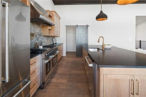 $1,099,000 | 778 Lake Viking Terrace, Altamont, MO 64620