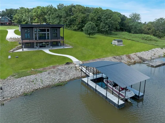 $1,099,000 | 778 Lake Viking Terrace, Altamont, MO 64620