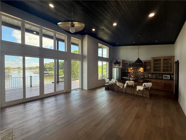 $1,099,000 | 778 Lake Viking Terrace, Altamont, MO 64620