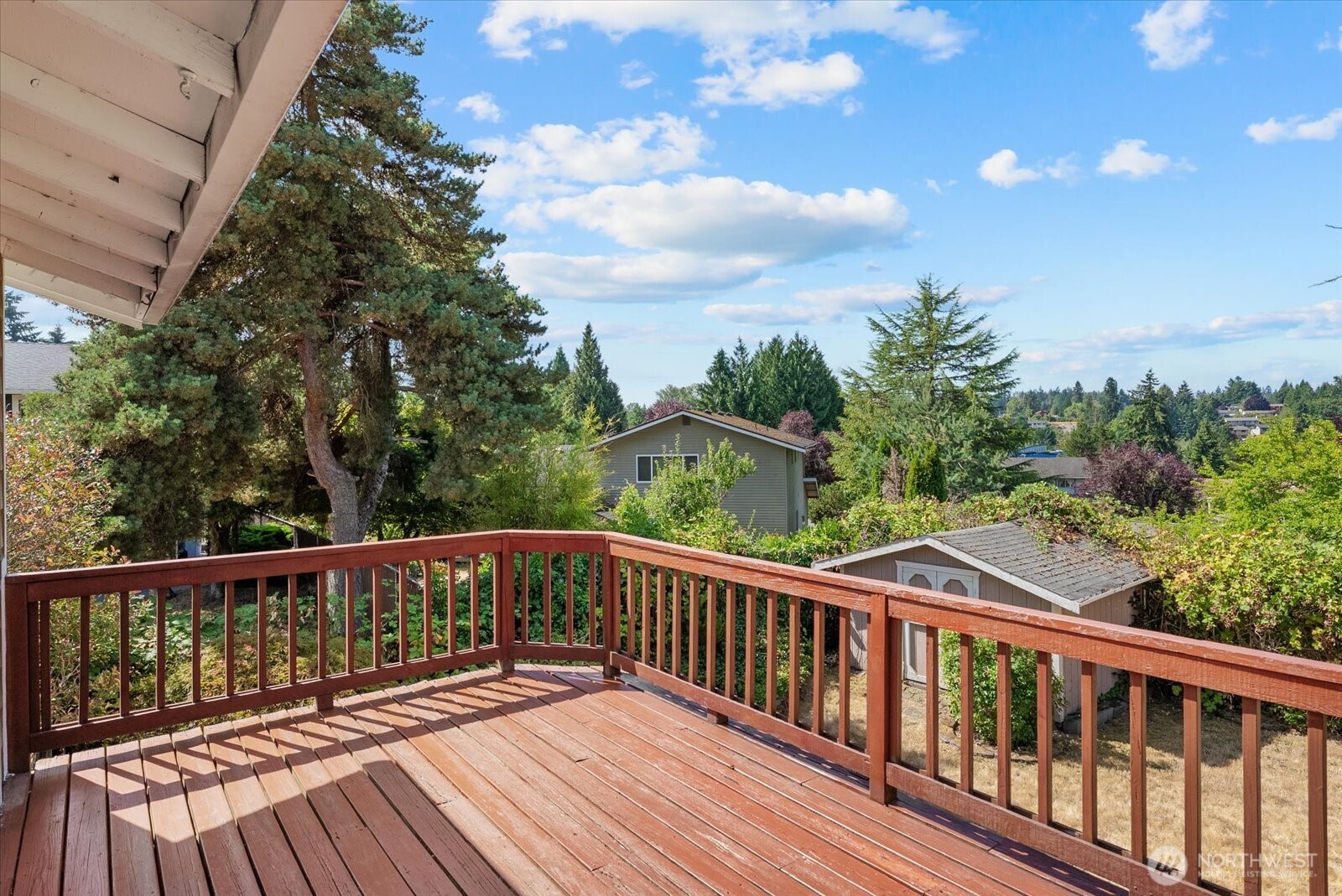 1665 Monroe Court Southeast Renton, WA 98058 - Photo 11 of 27 Gallery Image 11