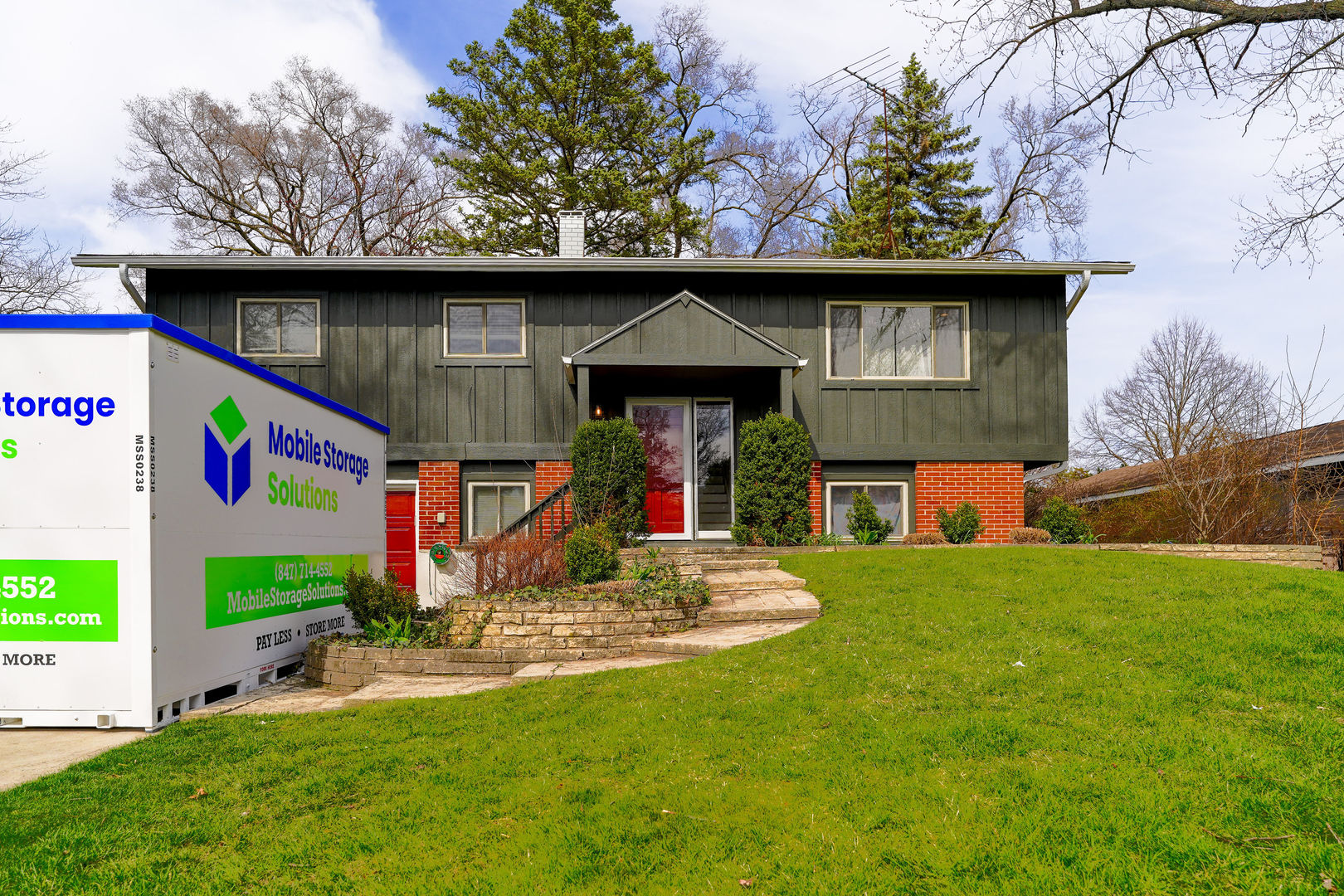 21W272 Coronet Road Lombard, IL 60148 - Photo 2 of 31 a view of a back yard in front of a house