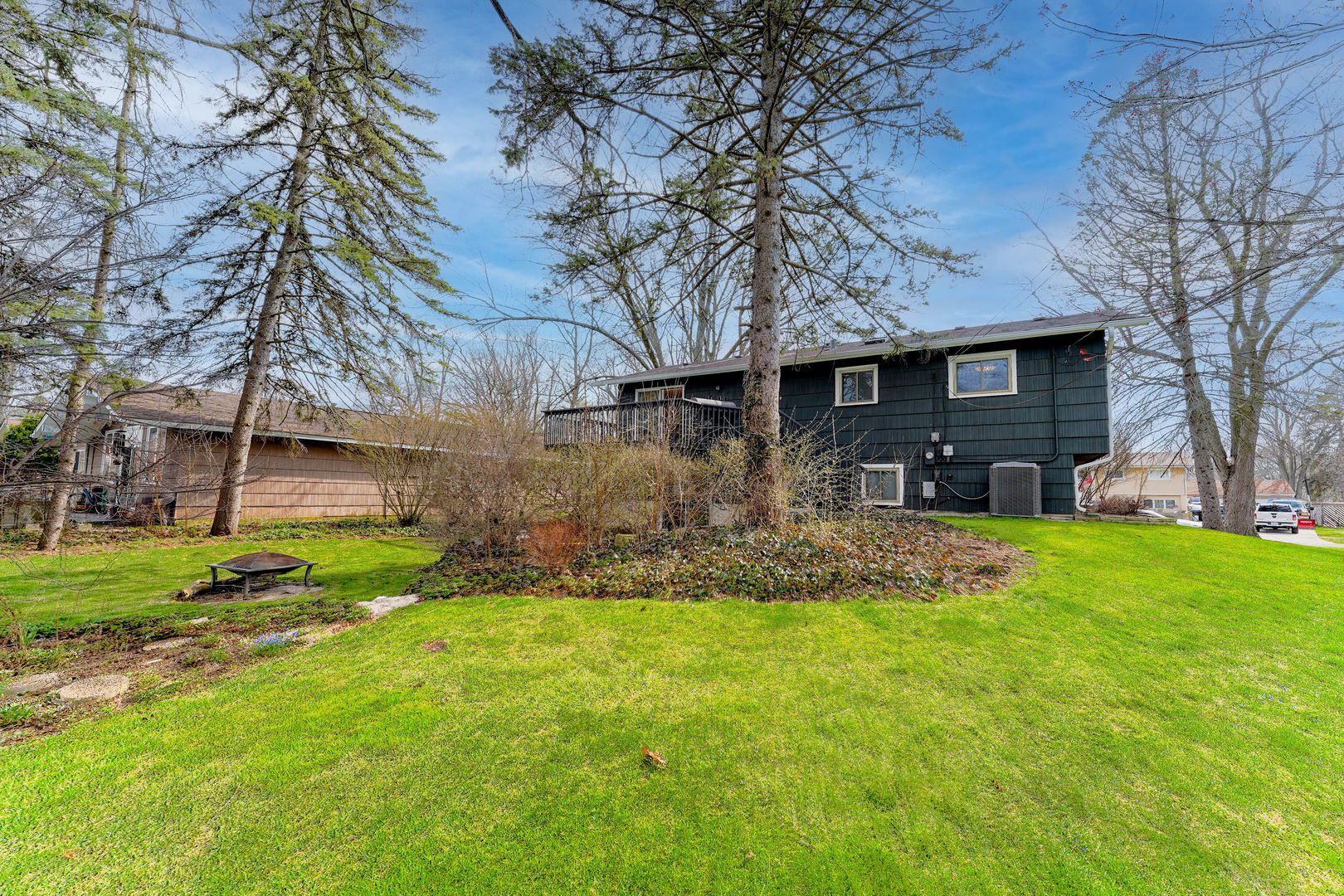 21W272 Coronet Road Lombard, IL 60148 - Photo 4 of 31 a front view of house with yard and green space