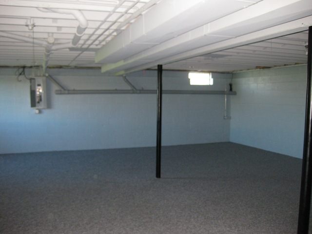 2210 Eagling Road Memphis, MI 48041 - Photo 6 of 7 31033149-5.JPG