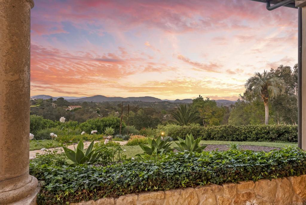 5423 Calzada Del Bosque Rancho Santa Fe, CA 92067 - Photo 12 of 26