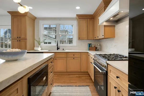 $1,195,000 | 3 Laurel Place, Glen Ridge, NJ 07028