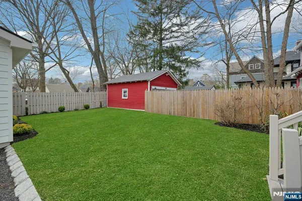 $1,195,000 | 3 Laurel Place, Glen Ridge, NJ 07028