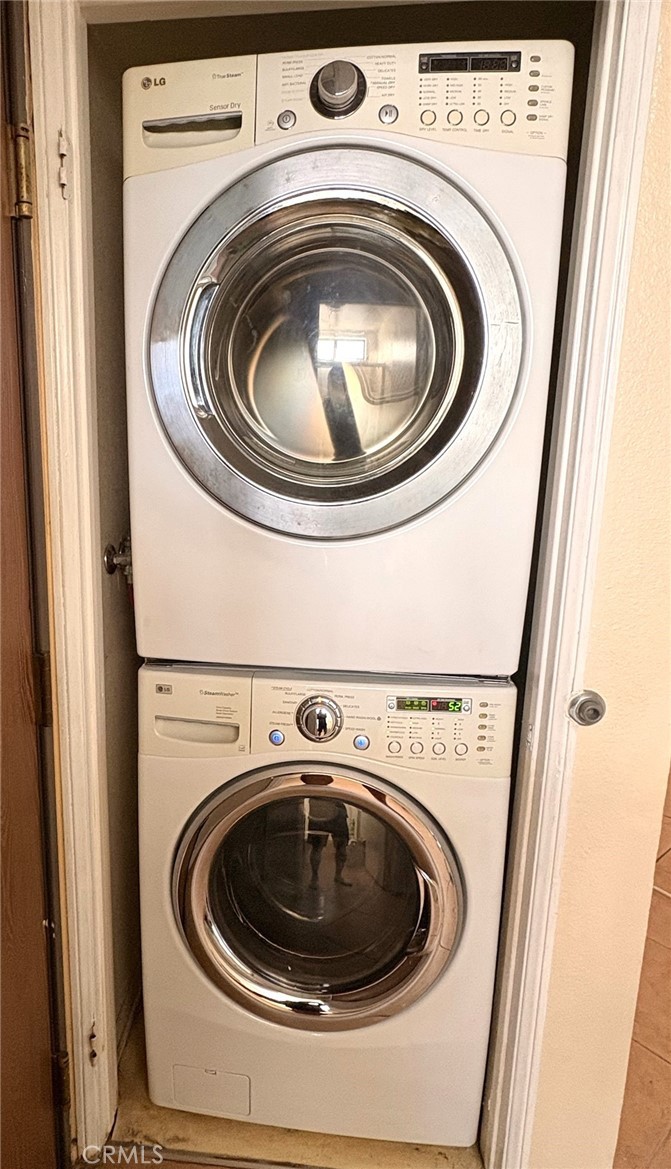 14610 Erwin Street, Unit 212 Van Nuys, CA 91411 - Photo 12 of 12 Inside Unit