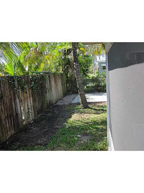 470 Northeast 29th Street Boca Raton, FL 33431 - Photo 23 of 26 Exterior Back