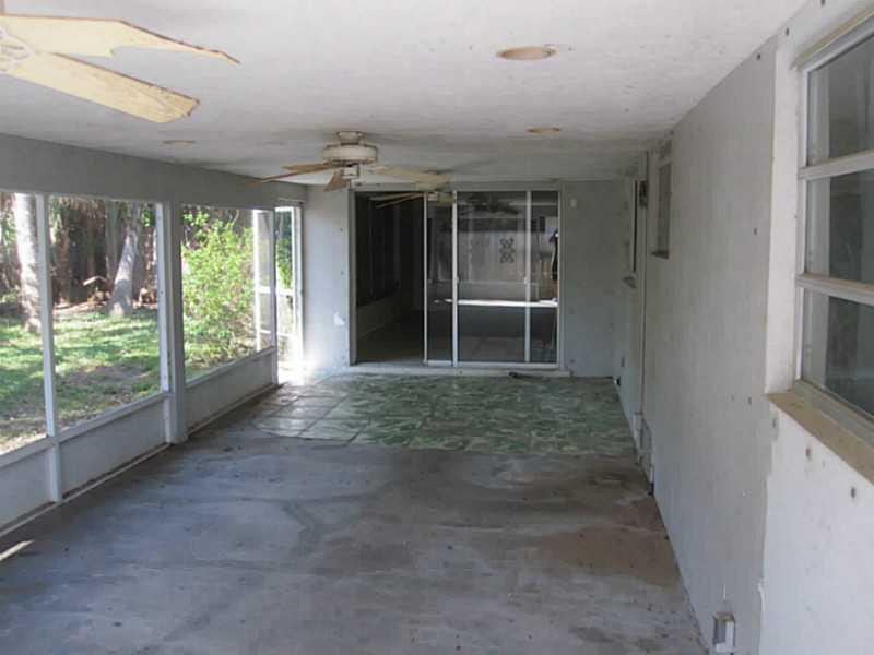 470 Northeast 29th Street Boca Raton, FL 33431 - Photo 24 of 26 Patio/Deck