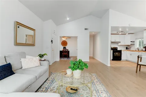 $665,000 | 11305 Avenida De Los Lobos, Unit C, San Diego, CA 92127