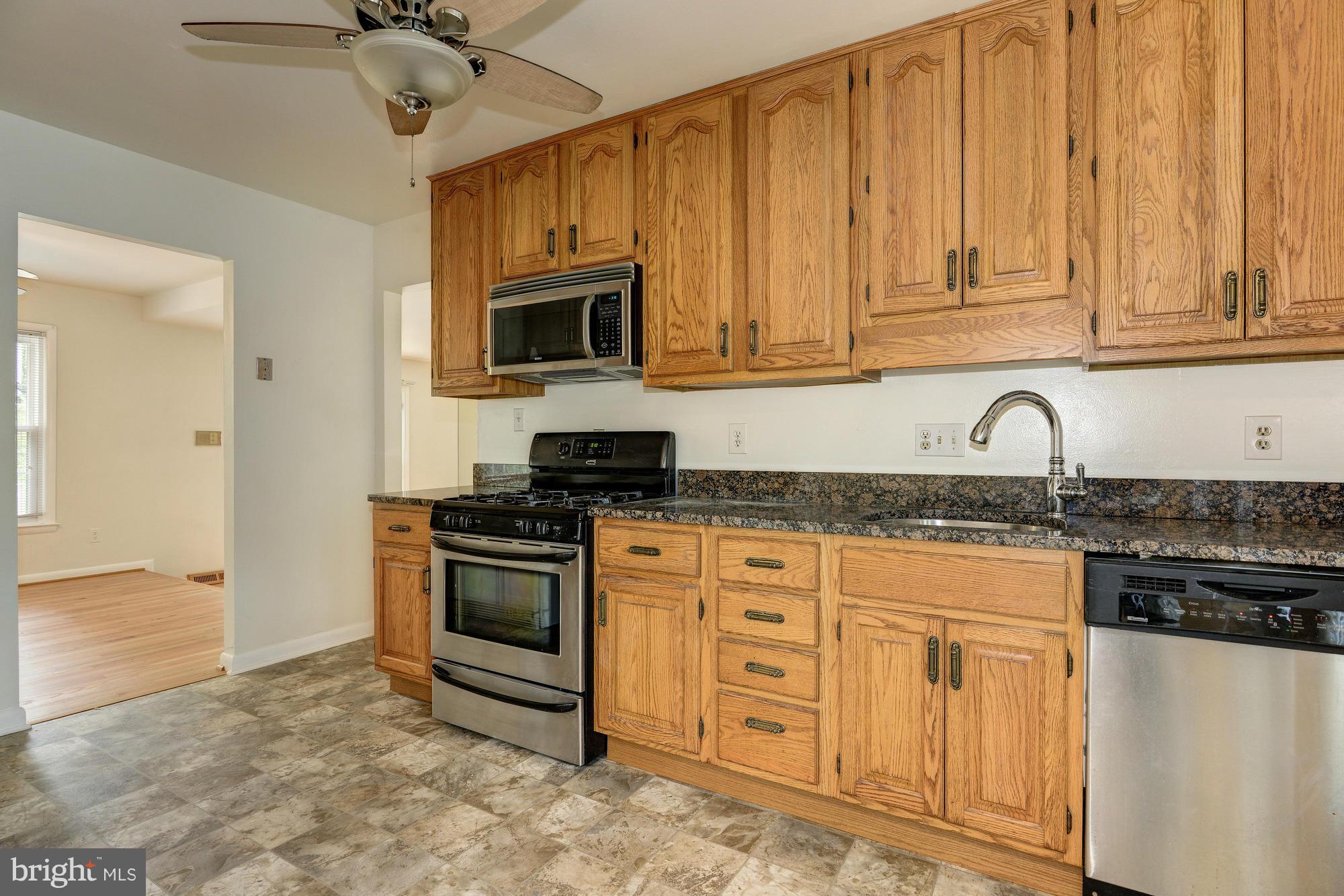 2401 Kingsway Road Fort Washington, MD 20744 - Photo 11 of 29 Kitchen