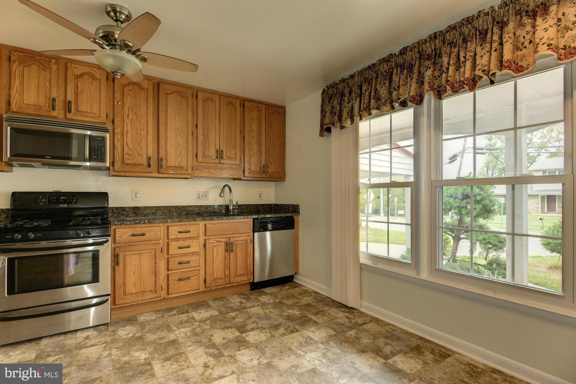 2401 Kingsway Road Fort Washington, MD 20744 - Photo 12 of 29 Kitchen