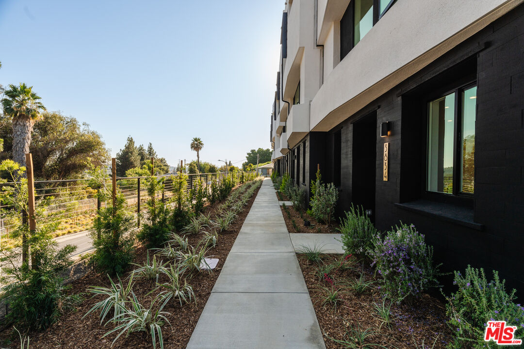 3872 North Riley Lane Los Angeles, CA 90065 - Photo 22 of 30 a view of a pathway both side of house