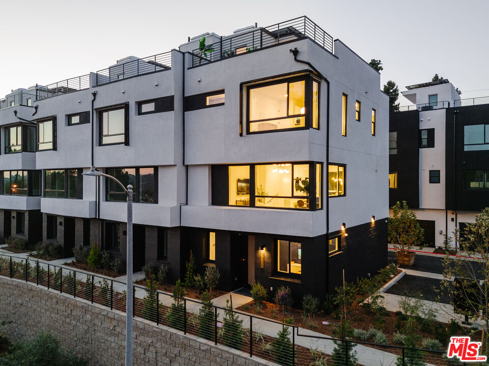 3872 North Riley Lane Los Angeles, CA 90065 - Photo 23 of 30 a front view of a building with street view