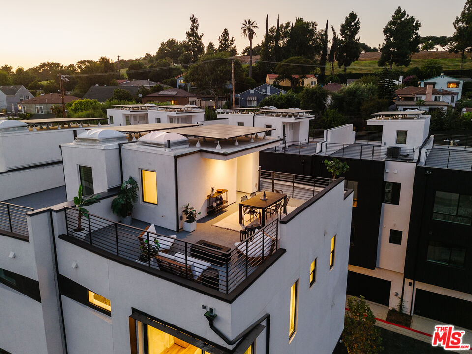 3872 North Riley Lane Los Angeles, CA 90065 - Photo 24 of 30 a view of a chairs and table on the terrace