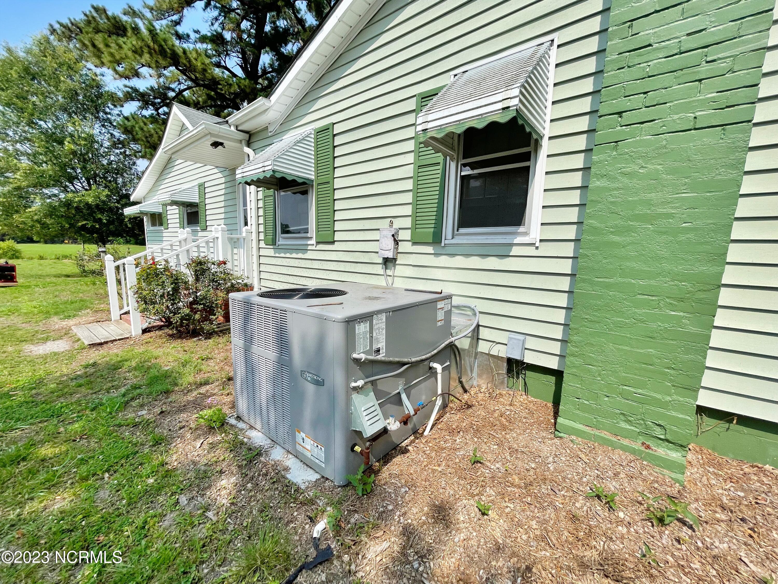 925 Willis Neck Road Vanceboro, NC 28586 - Photo 5 of 27 CENTRAL HEAT:AIR