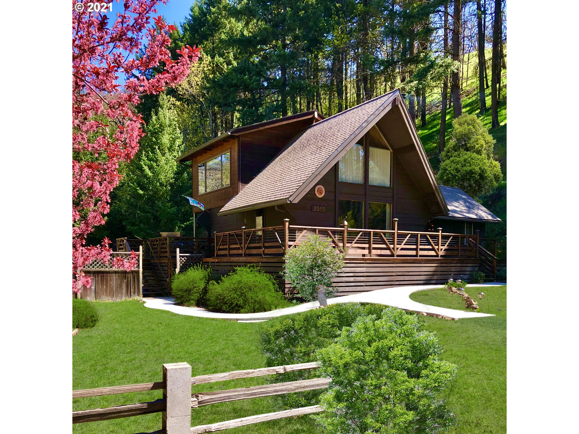 2050 Mosier Creek Road Mosier, OR 97040 - Photo 1 of 32 Gallery Image 1