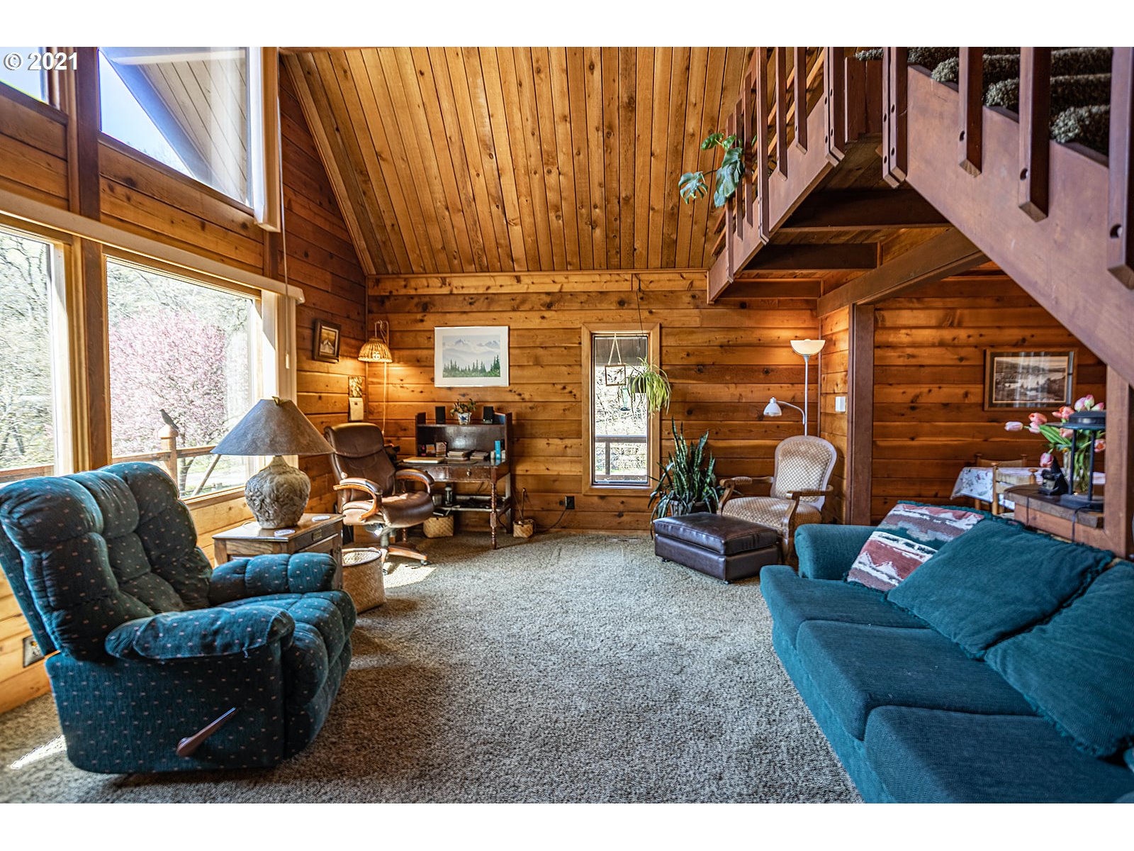 2050 Mosier Creek Road Mosier, OR 97040 - Photo 11 of 32 Gallery Image 11