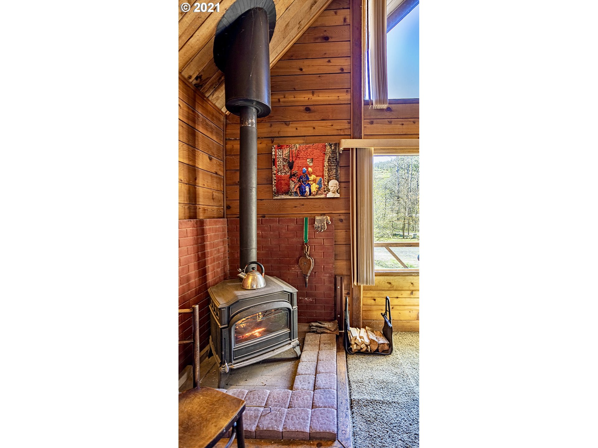 2050 Mosier Creek Road Mosier, OR 97040 - Photo 15 of 32 Gallery Image 15