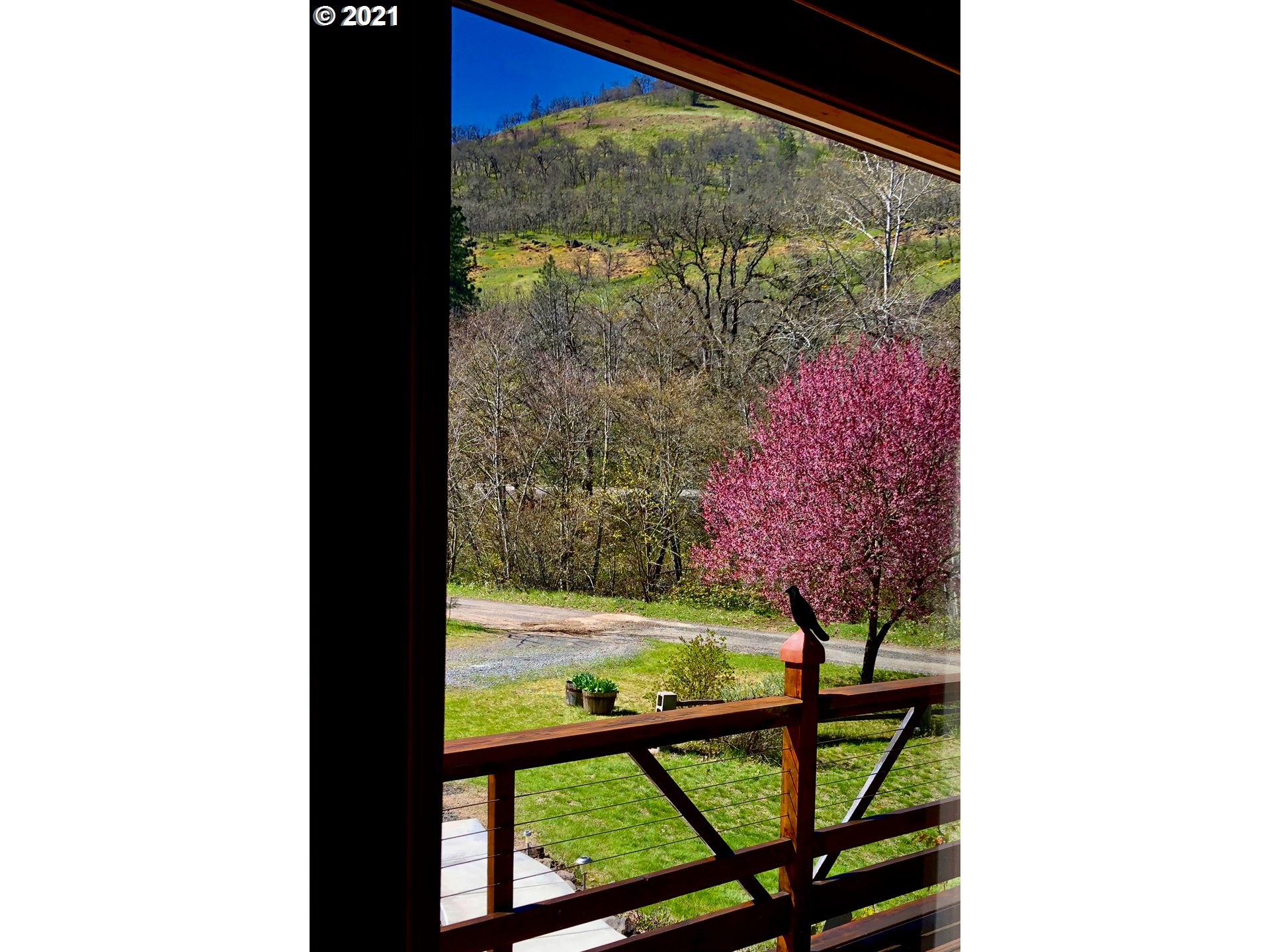 2050 Mosier Creek Road Mosier, OR 97040 - Photo 16 of 32 Gallery Image 16