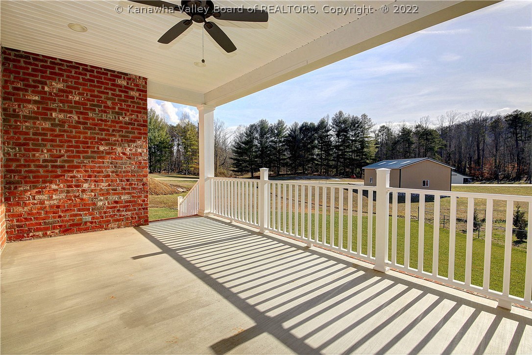 83 Nautical Drive Winfield, WV 25213 - Photo 2 of 47 Gallery Image 2