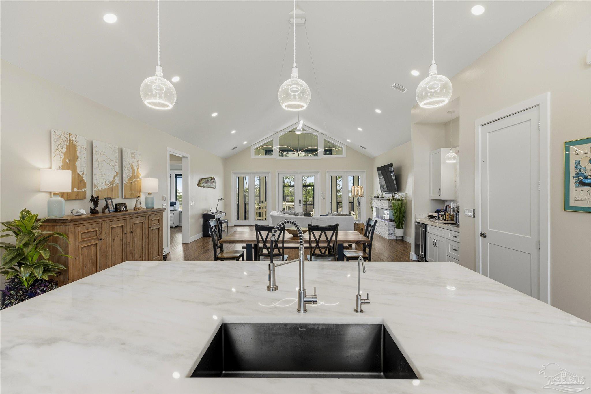 5402 North Shore Road Pensacola, FL 32507 - Photo 16 of 72