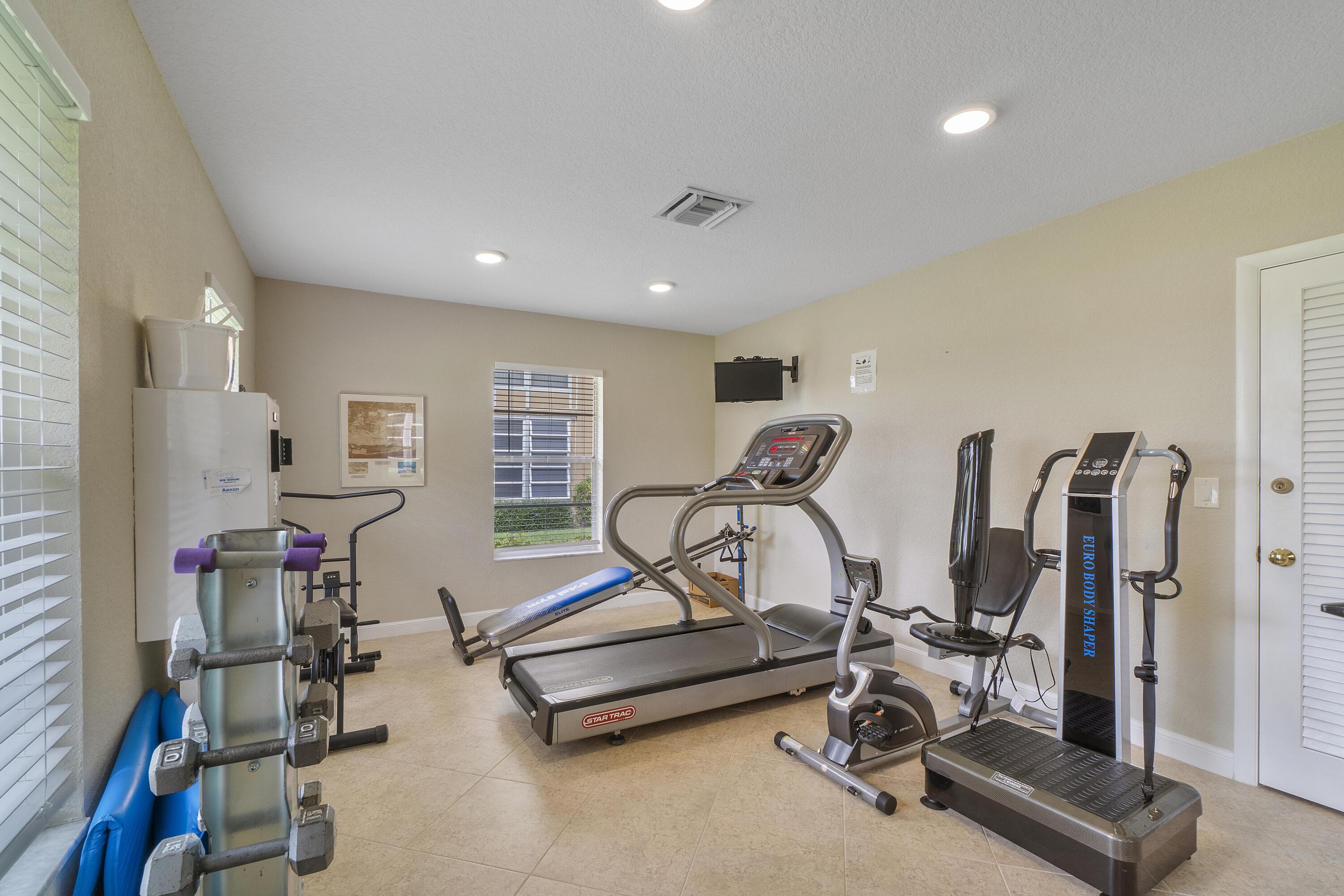 300 Golfview Road, Unit 207 North Palm Beach, FL 33408 - Photo 17 of 26 300 Golfview Rd U207_49