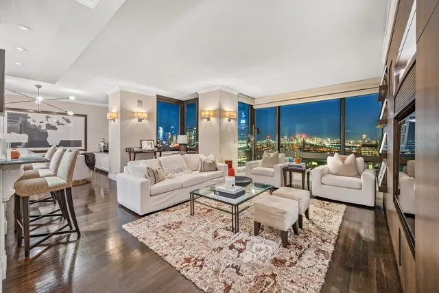 $3,950,000 | 524 East 72nd Street, Unit 32CDE | Lenox Hill